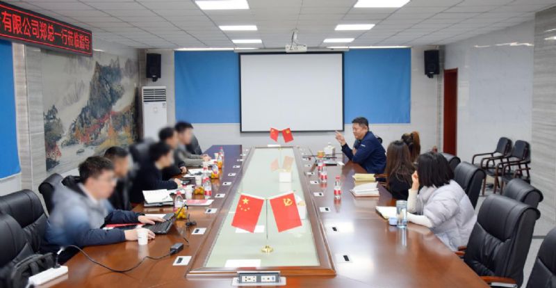 國內龍頭企業考察團蒞臨我公司考察負極設備并展開座談會議