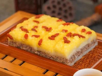 插小旗的重陽(yáng)糕煥新上市，融合西點(diǎn)工藝引領(lǐng)預(yù)包裝食品新風(fēng)尚